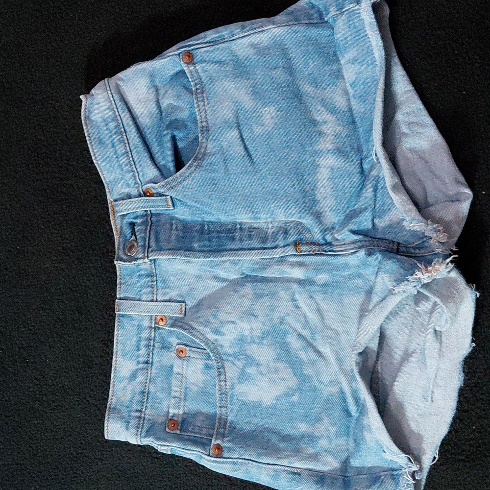 Levis 501 floral print jean shorts